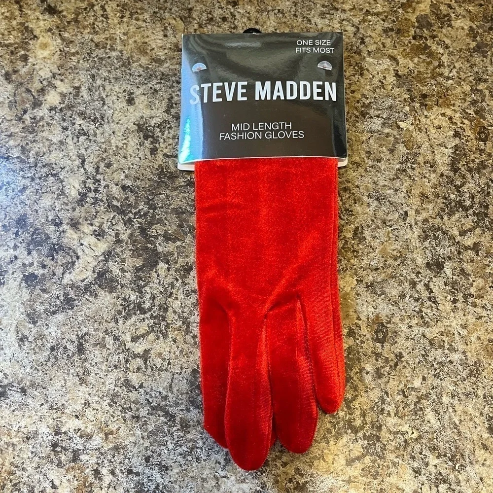 NWT Steve Madden Mid Length Fashion Gloves Red